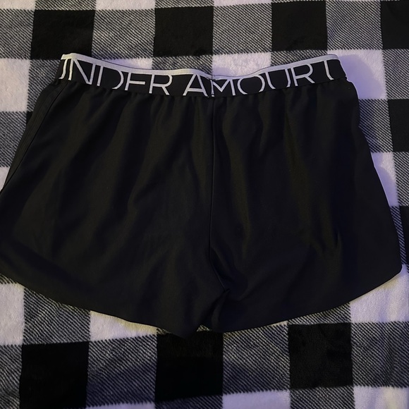 Shorts - Picture 2 of 3